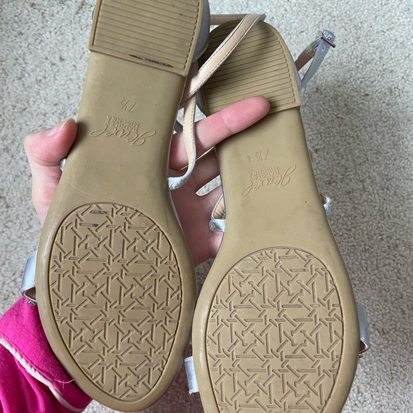 Silver Jewel by Badgley Mischka Flats Sz 7.5 - Picture 2 of 2